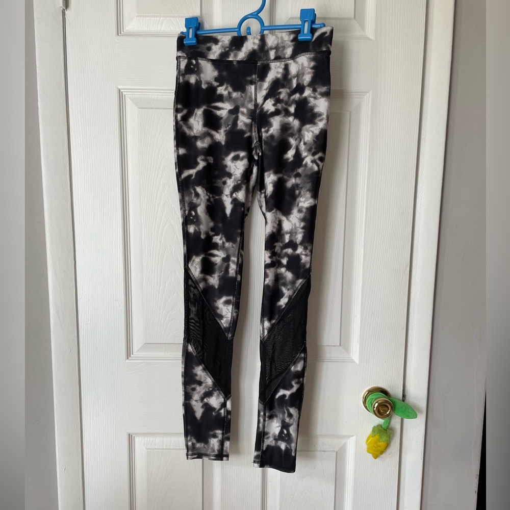 Mossimo Black and White tie die low rise leggings